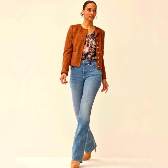 NWT White House Black Market Skinny Flare High Rise Everyday Soft Denim Jean 14L - Picture 1 of 15